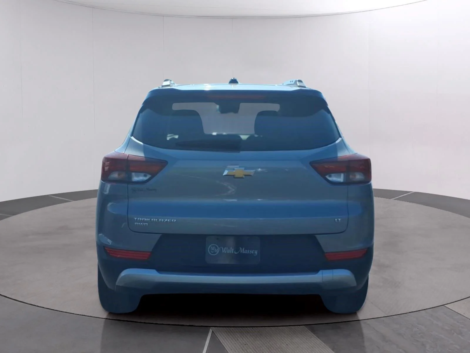 Used 2025 Sterling Gray Metallic Chevrolet LT image 4