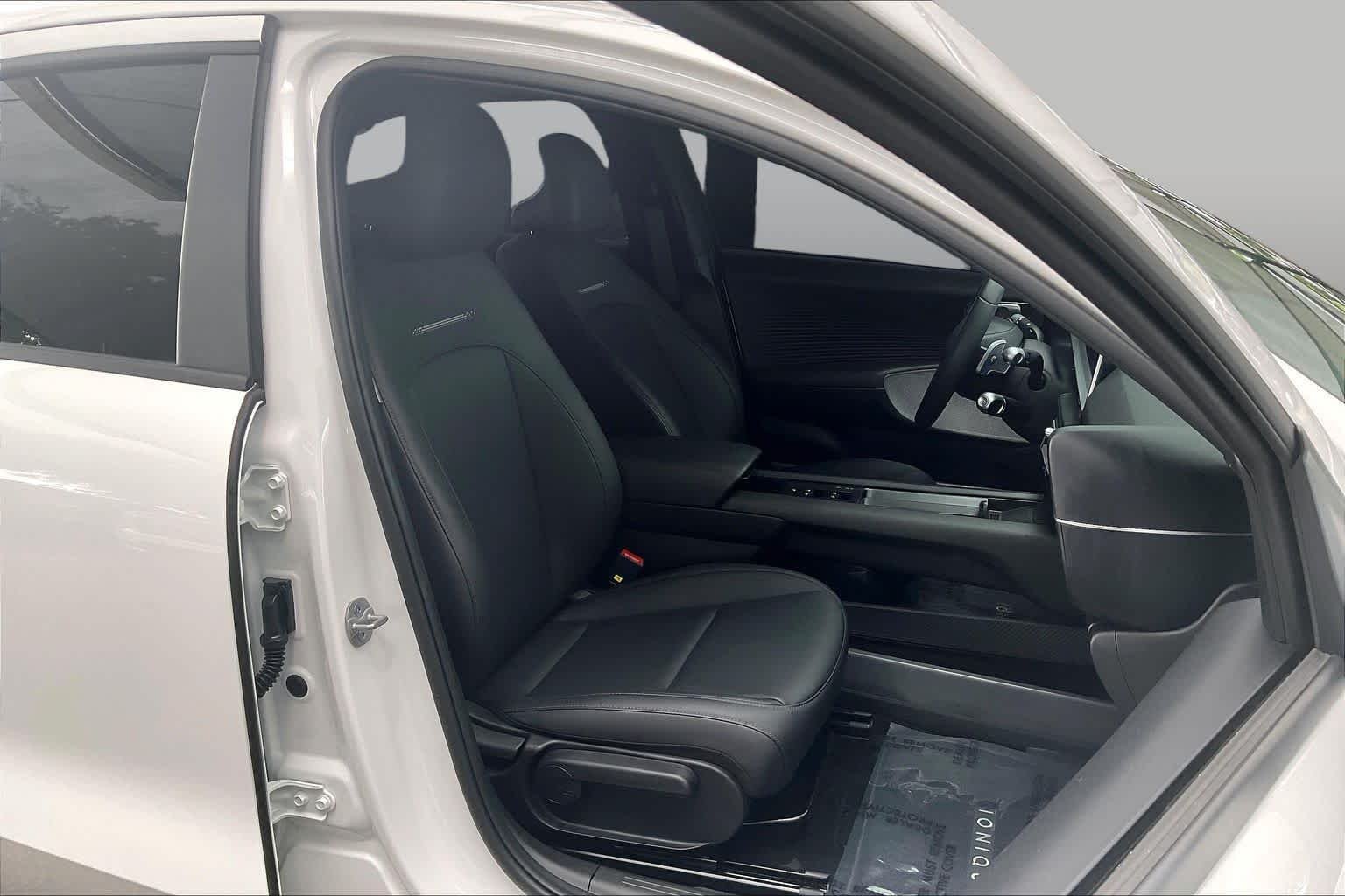 2025 Hyundai IONIQ 6 SEL - Photo 8