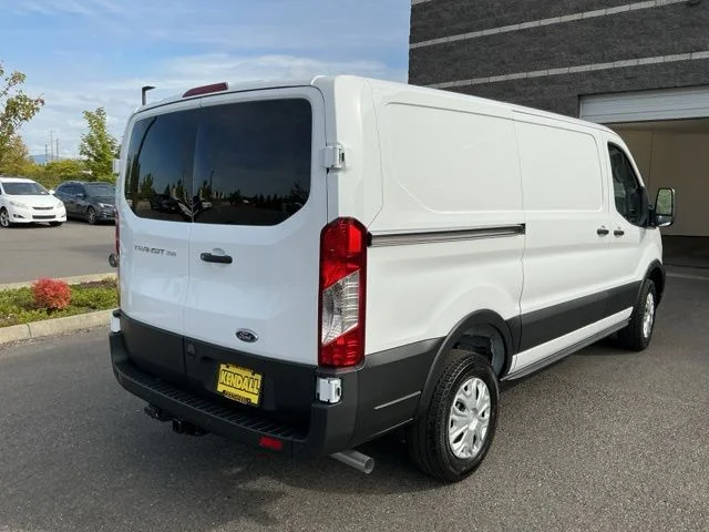 New 2025 Oxford White Ford Base image 5