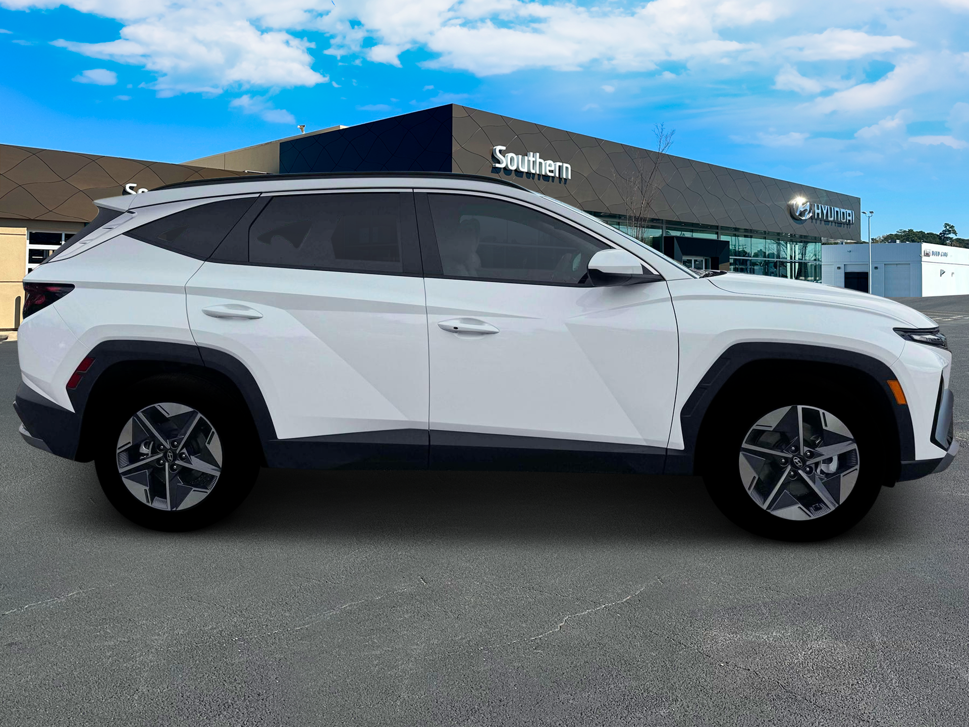New 2026 White Hyundai SEL FWD image 8