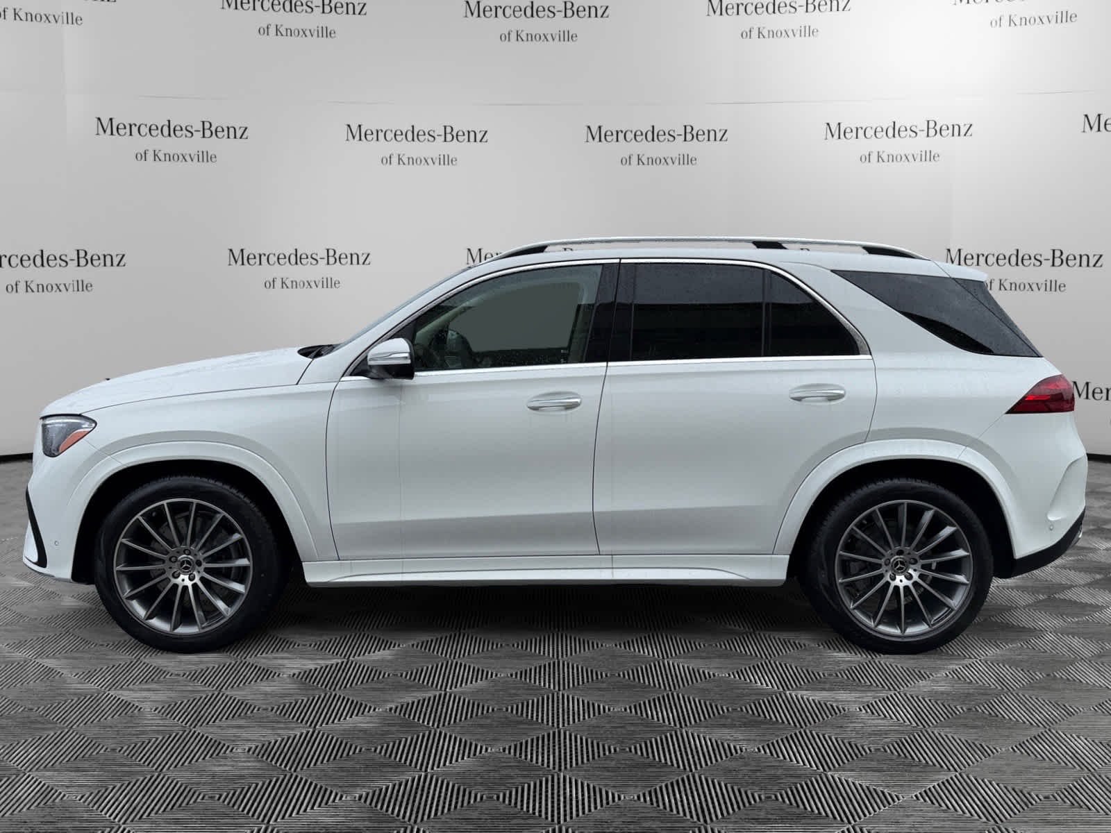 New 2026 Polar White Mercedes-Benz GLE 450 image 2