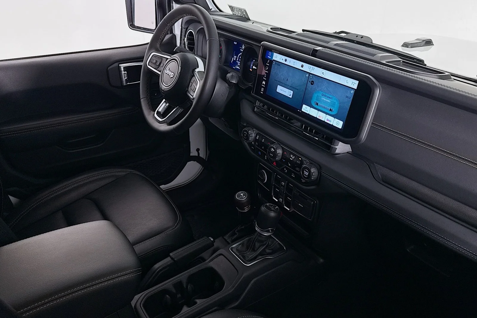 Used 2024 BRIGHT WHITE Jeep Sahara image 15