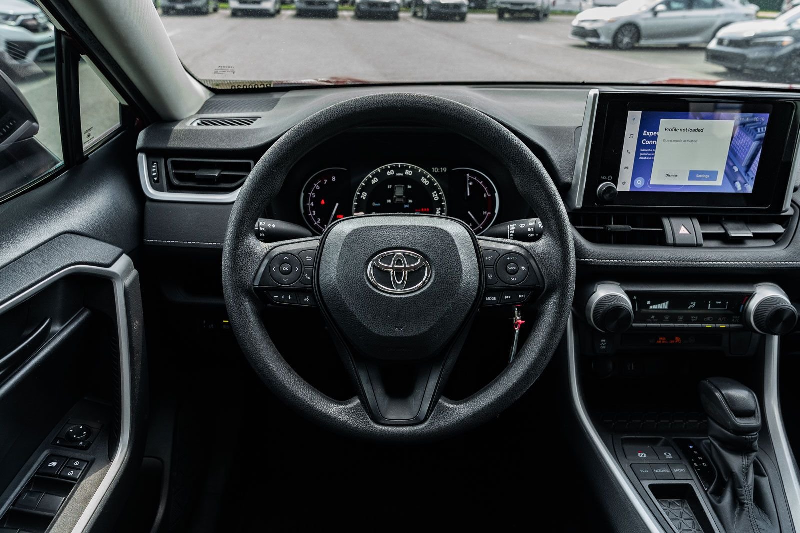 2023 Toyota RAV4 LE - Photo 22