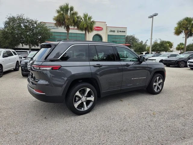 New 2026 Baltic Gray Metallic Clear-Coat Exterior Paint Jeep Limited image 12