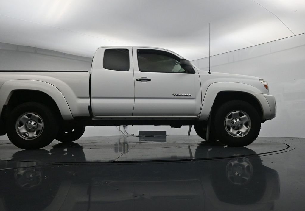 Used 2009 White Toyota PreRunner image 32