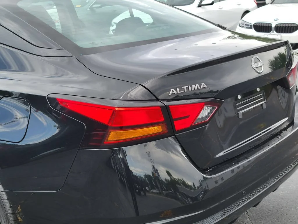 Used 2024 Black Nissan 2.5 SV image 11