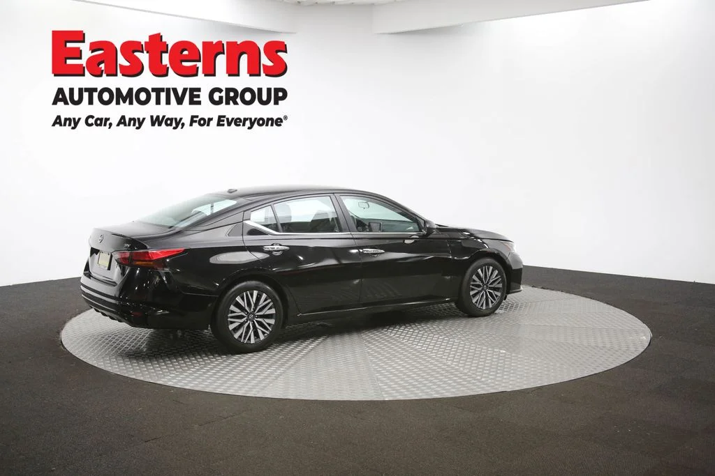 Used 2024 Black Nissan 2.5 SV image 40
