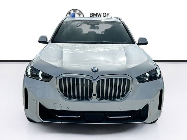 Used 2024 White BMW sDrive40i image 2