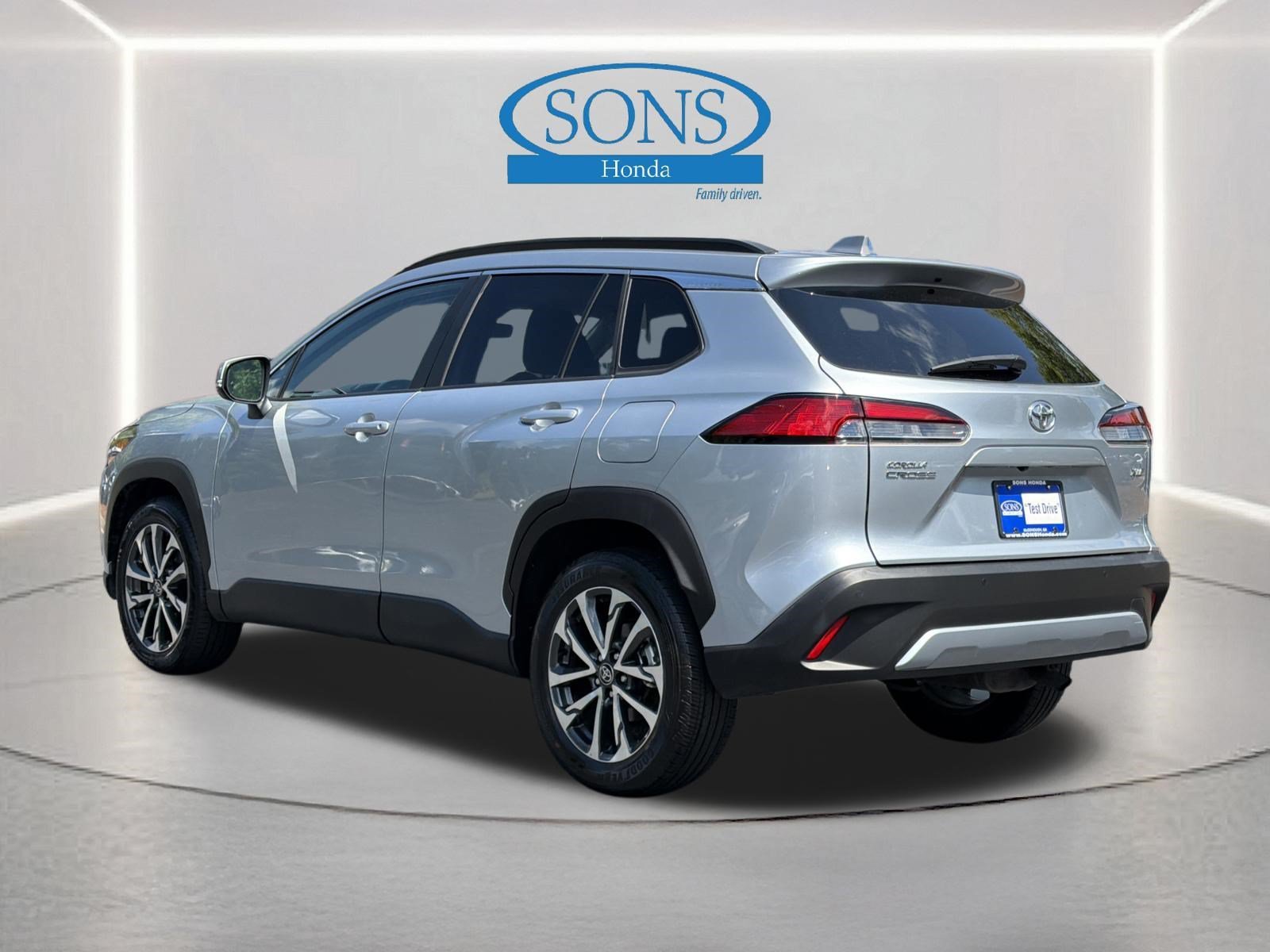 Used 2023 Silver Toyota XLE image 23