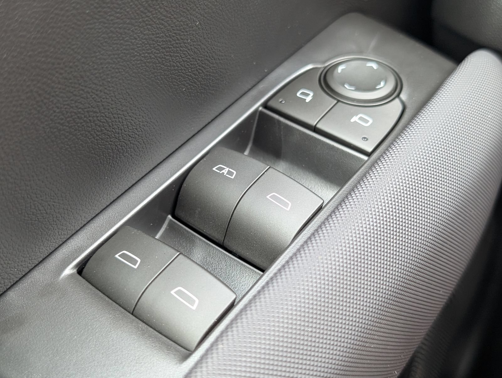 2026 Chevrolet Colorado Z71 - Photo 27