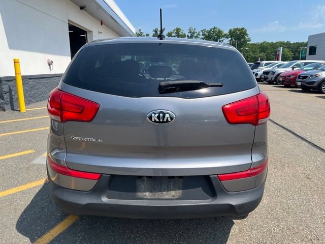 Used 2016 Mineral Silver Kia LX image 4