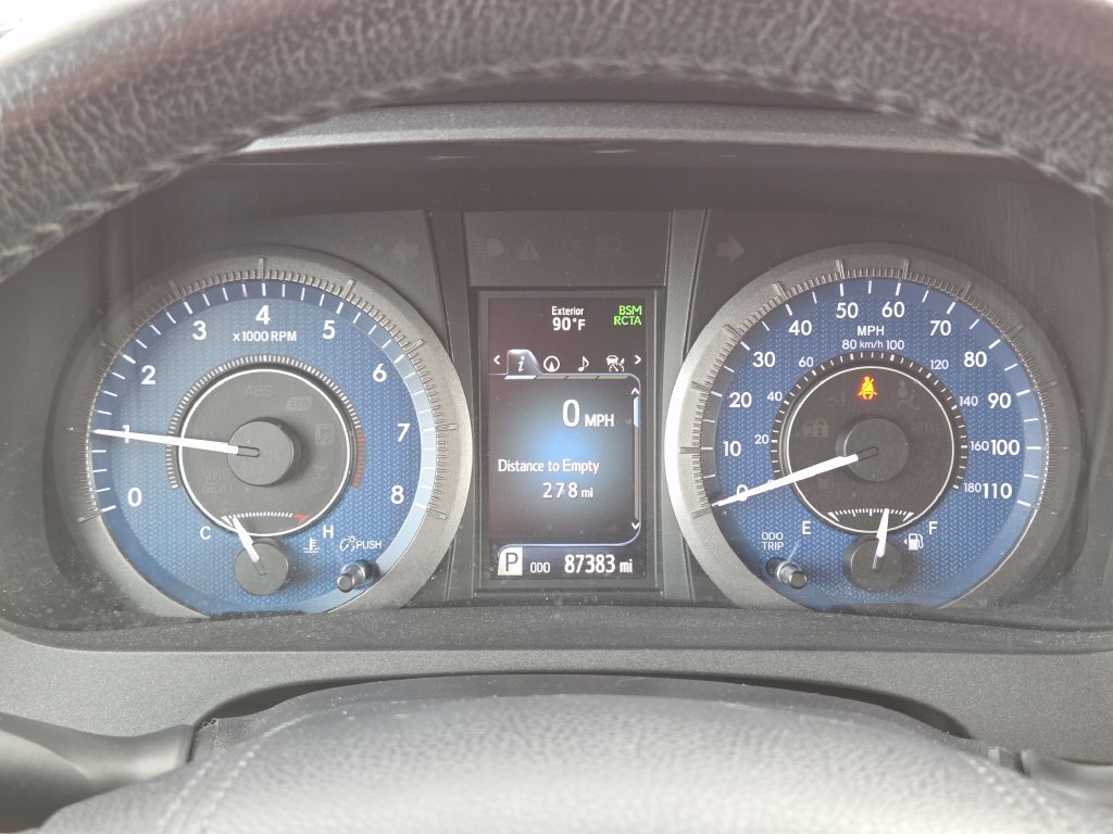 Used 2020 Black Toyota XLE Premium image 23