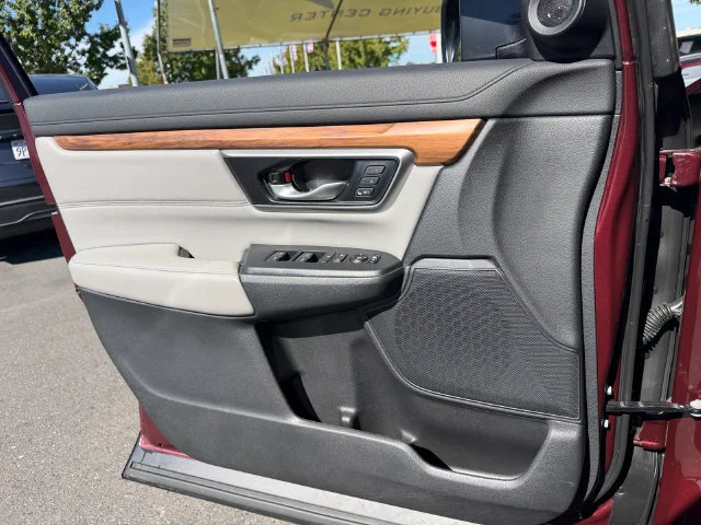Used 2019 Basque Red Pearl II Honda Touring image 13