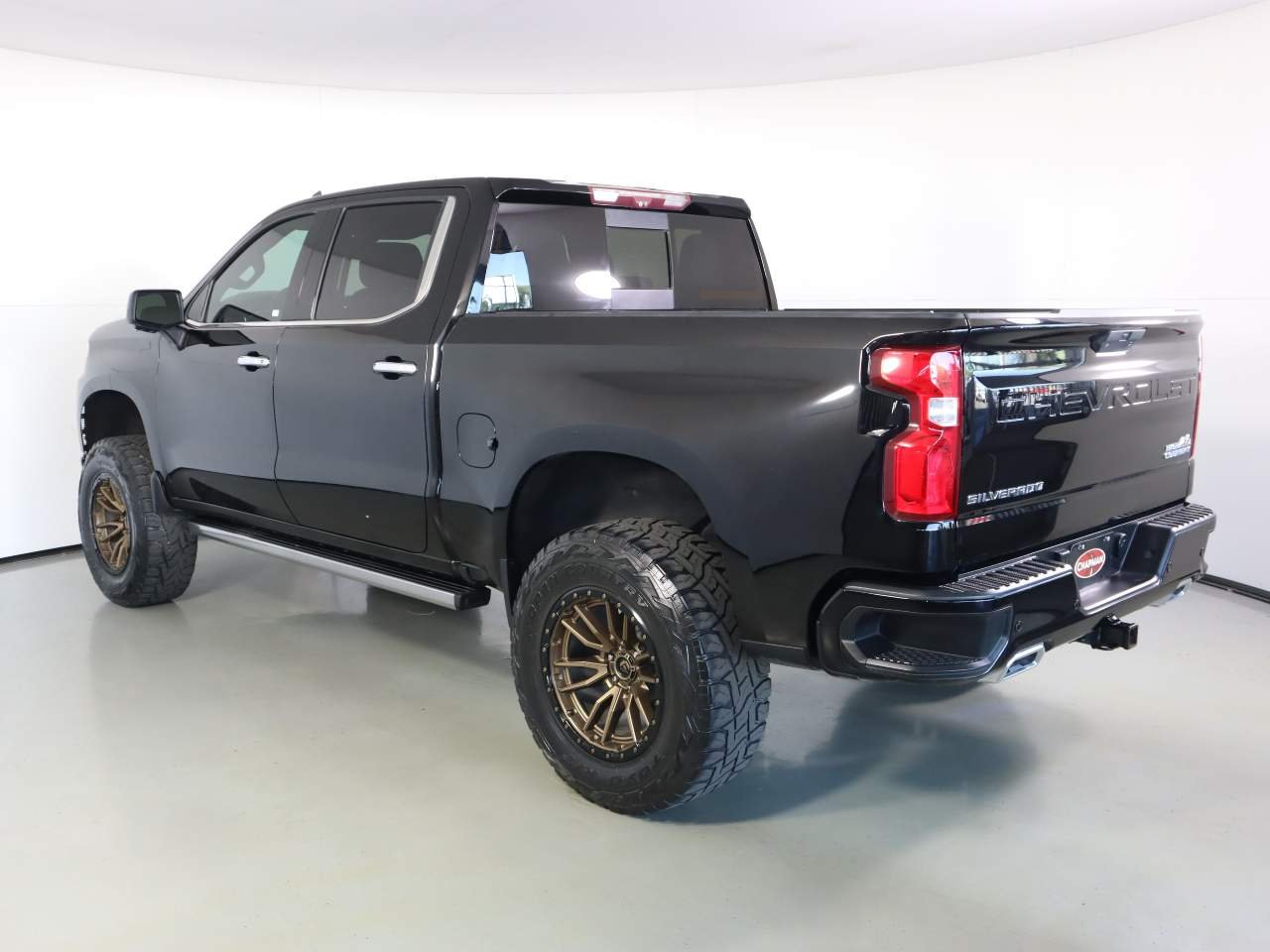 Used 2020 Black Chevrolet High Country Crew Cab image 2