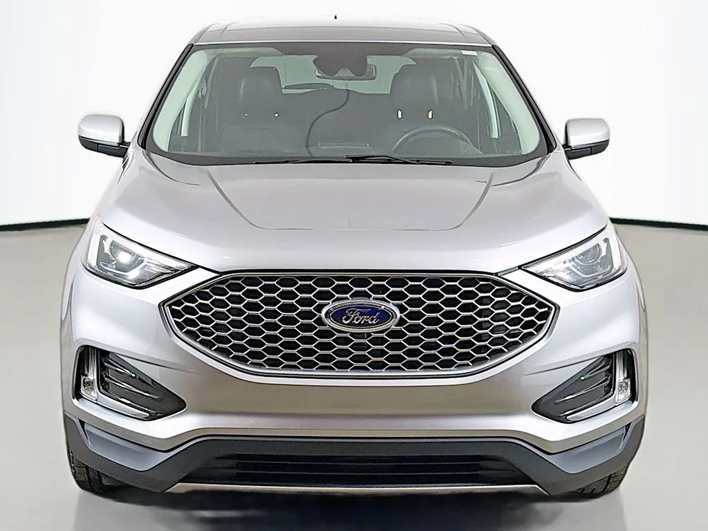 Used 2024 Iconic Silver Metallic Ford SEL image 11