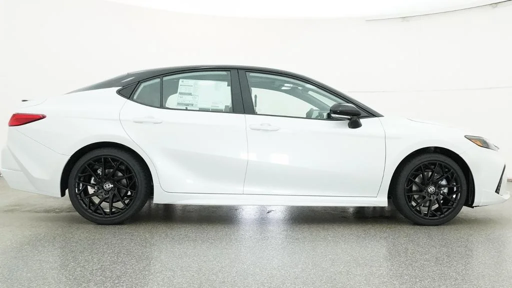 New 2026 Wind Chill Pearl with Midnight Black Metallic roof Toyota XSE image 21