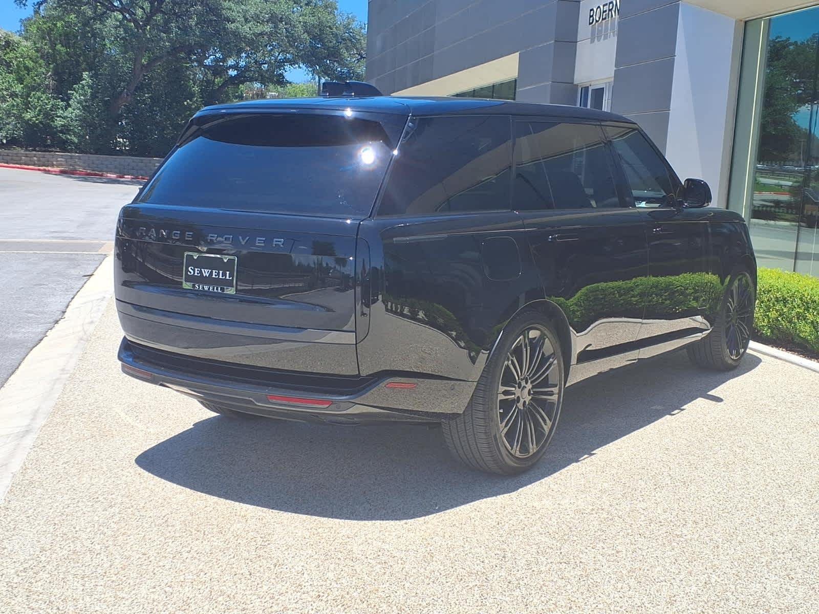 New 2026 Santorini Black LAND ROVER SE 7 Seats image 6