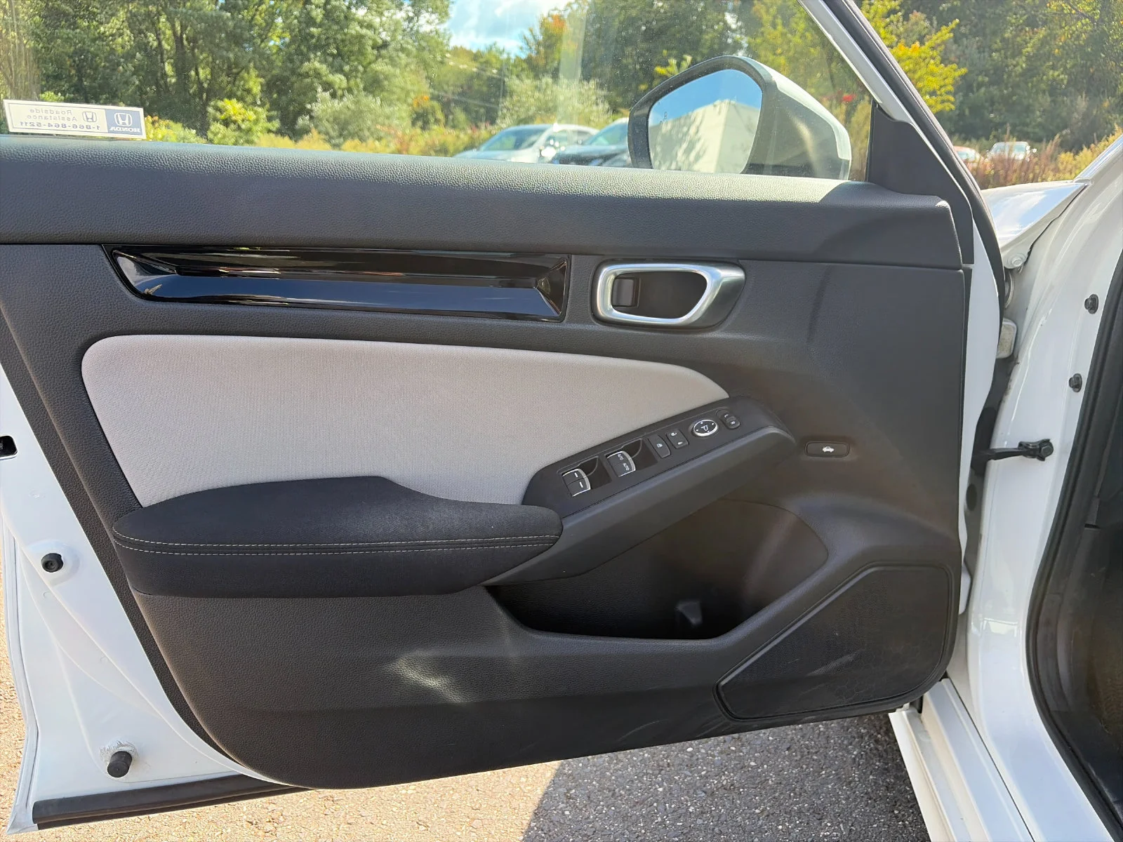 Used 2024 Platinum White Pearl Honda EX image 12