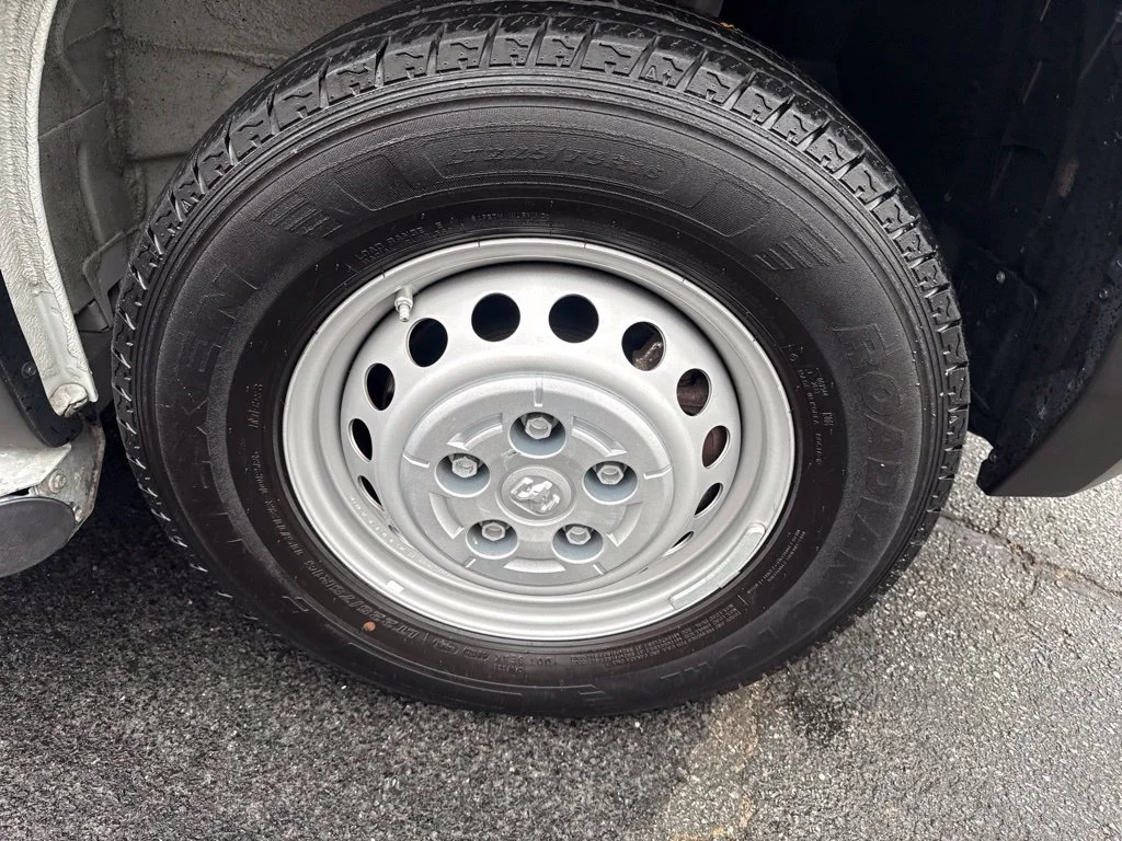 Used 2025 White Ram Base image 10