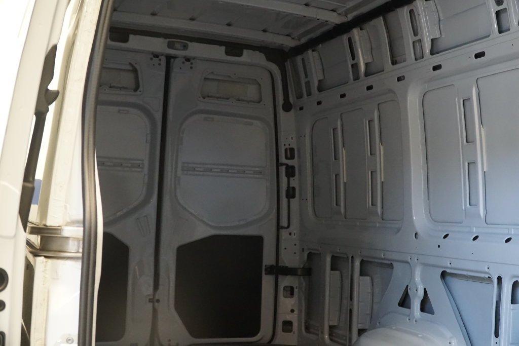 New 2025 Arctic+White Mercedes-Benz Cargo 170 WB image 28