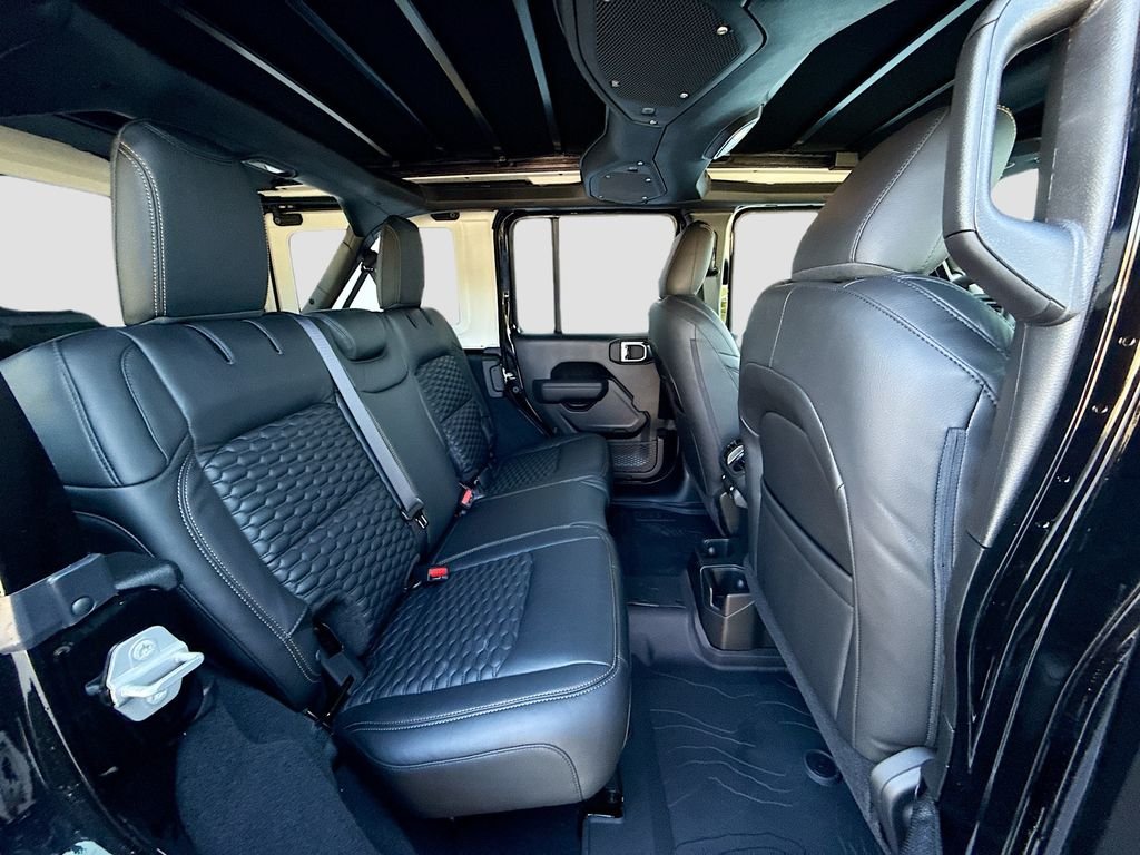 New 2026 Black Clear-Coat Exterior Paint Jeep Sport S image 32