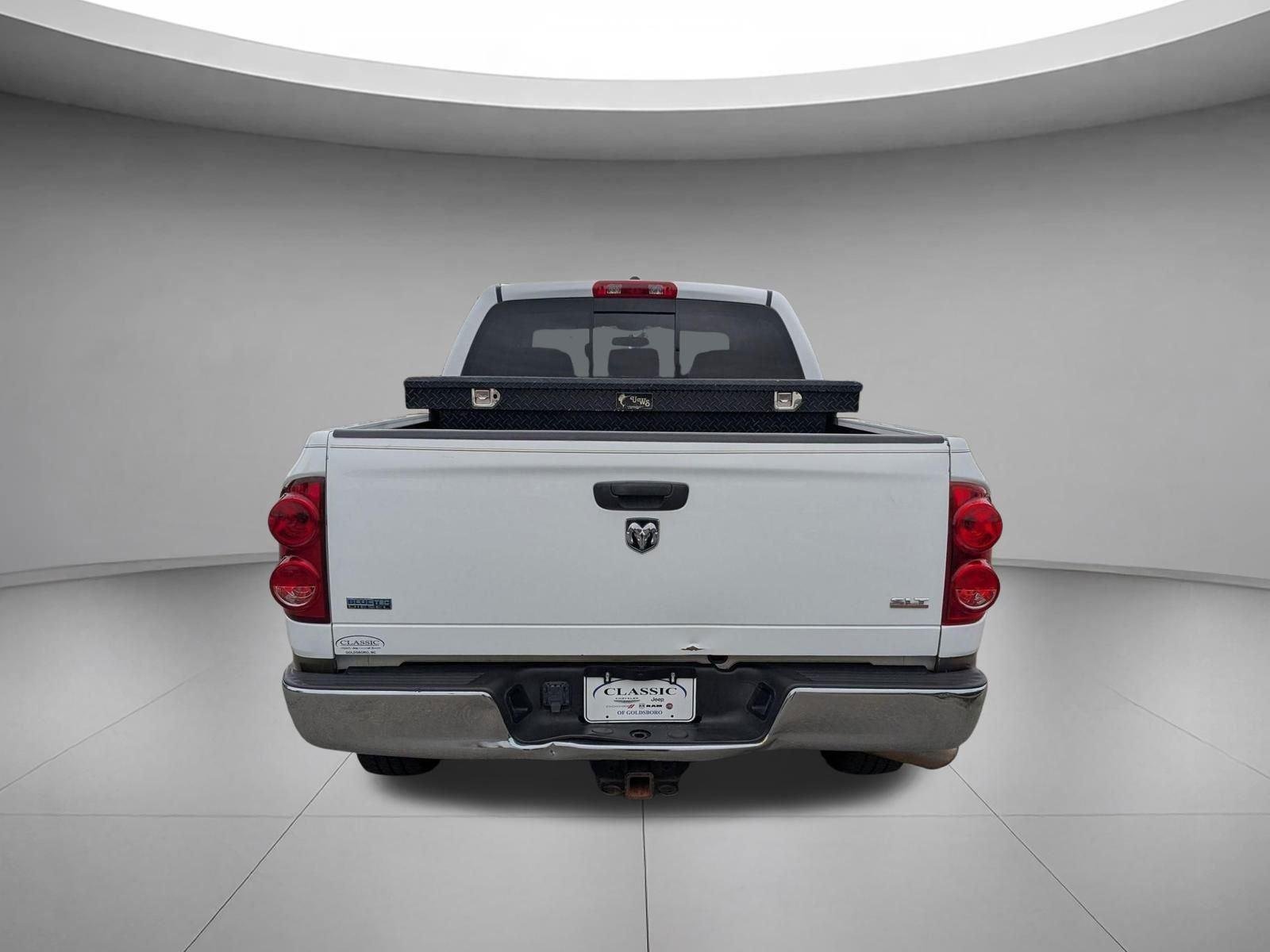 Used 2008 Bright White Dodge SXT image 6