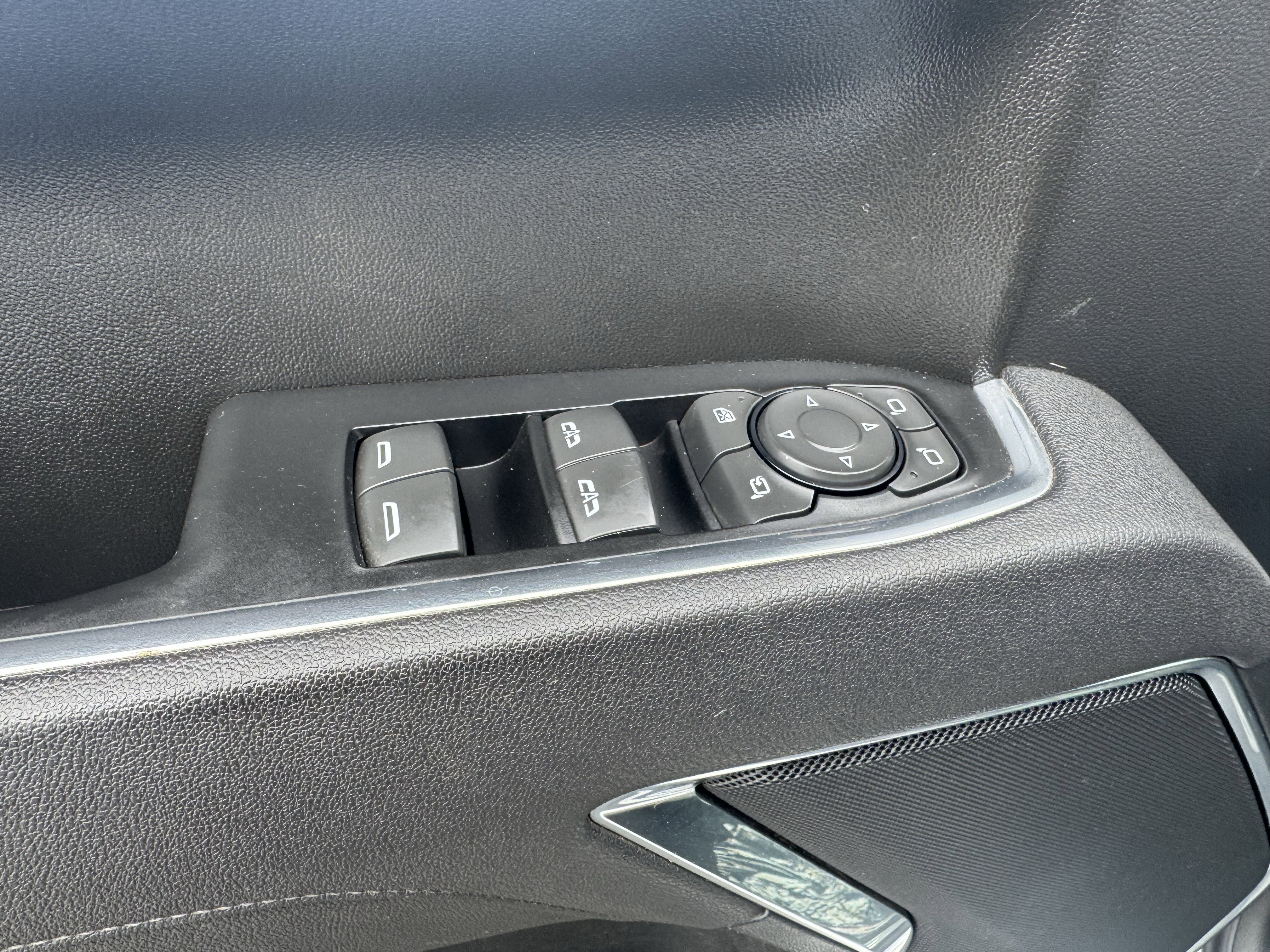 2025 GMC Sierra 1500 SLT - Photo 12