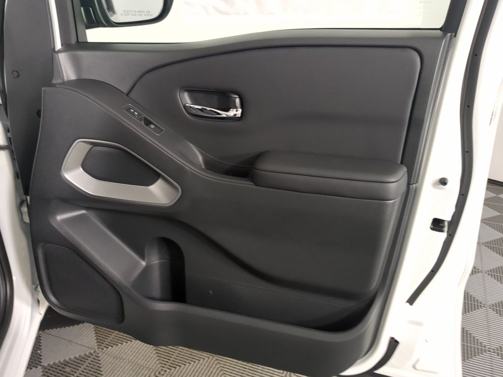 New 2026 Glacier White Nissan Crew Cab SV image 18