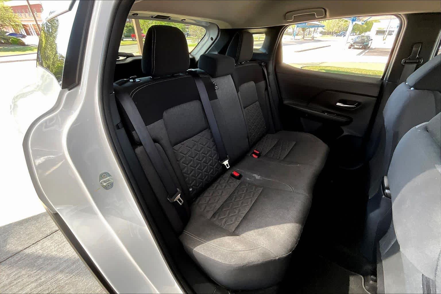 Used 2025 Aspen White Tricoat Nissan SV image 38