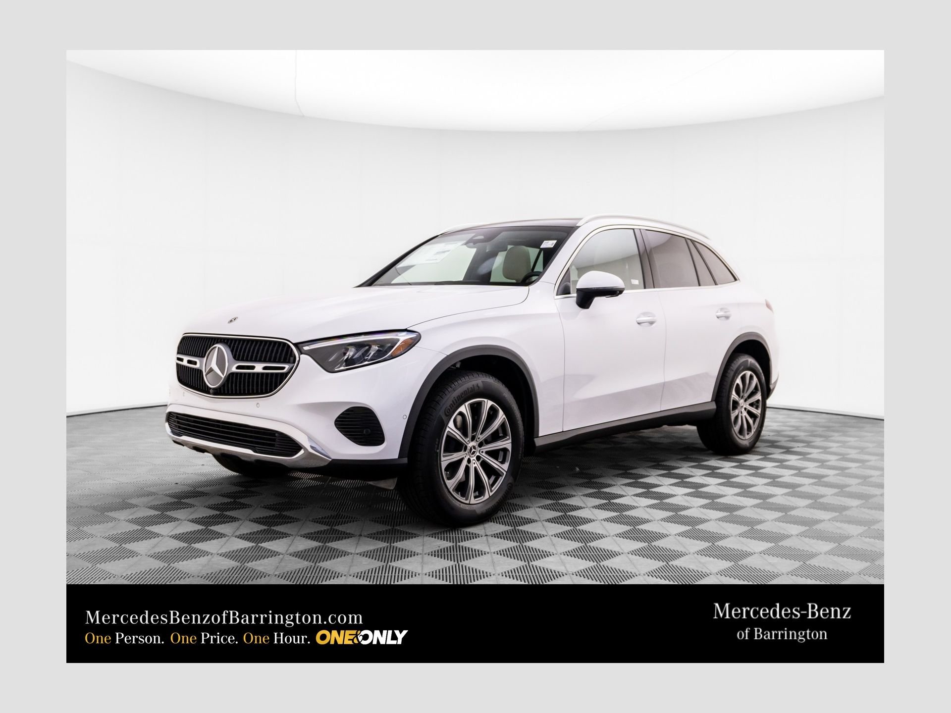 New 2026 MANUFAKTUR Moonlight White Metallic Mercedes-Benz GLC 300 image 1