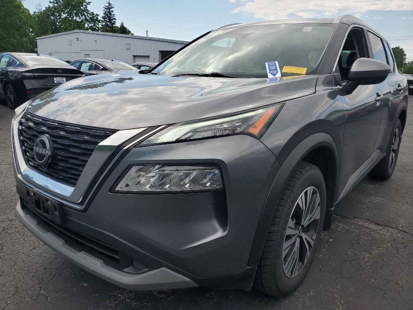 Used 2023 Gun Metallic Nissan SV image 4