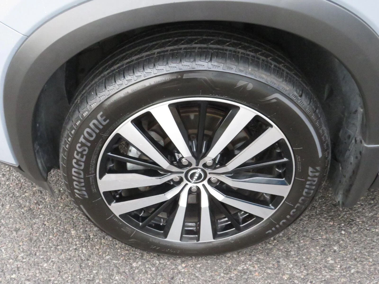 Used 2025 Solid Gray/Super Black Nissan Platinum image 18