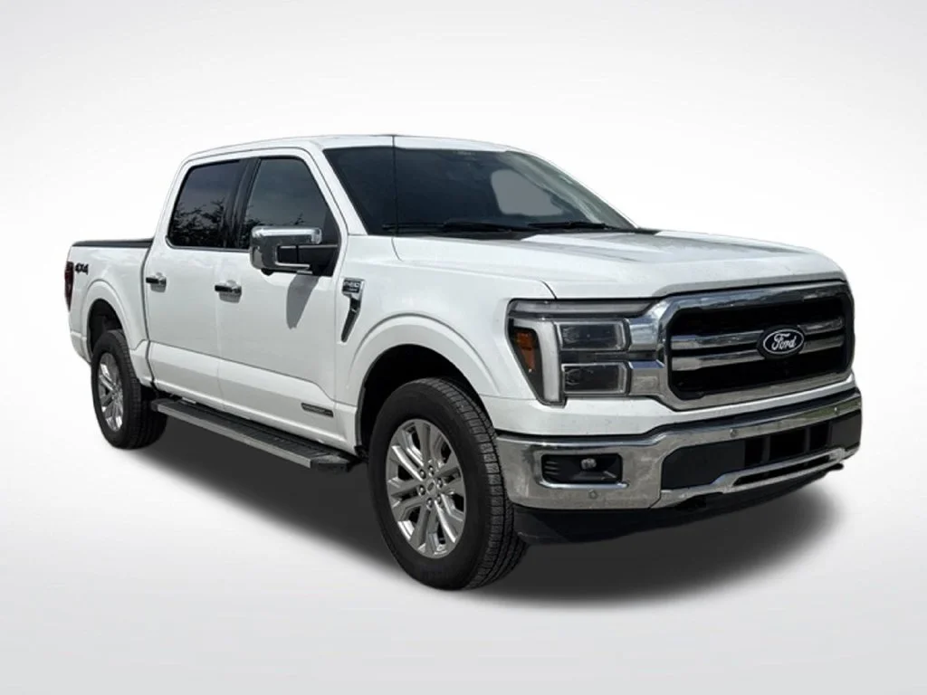 Certified Used 2026 Oxford White Ford Lariat image 2