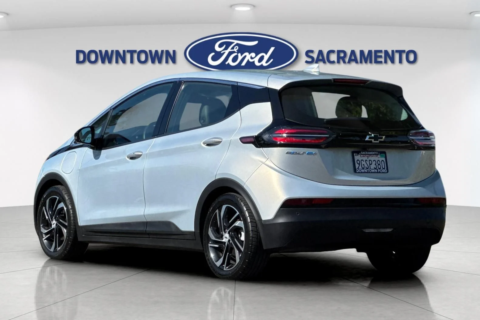 Certified Used 2023 Silver Chevrolet 2LT image 8