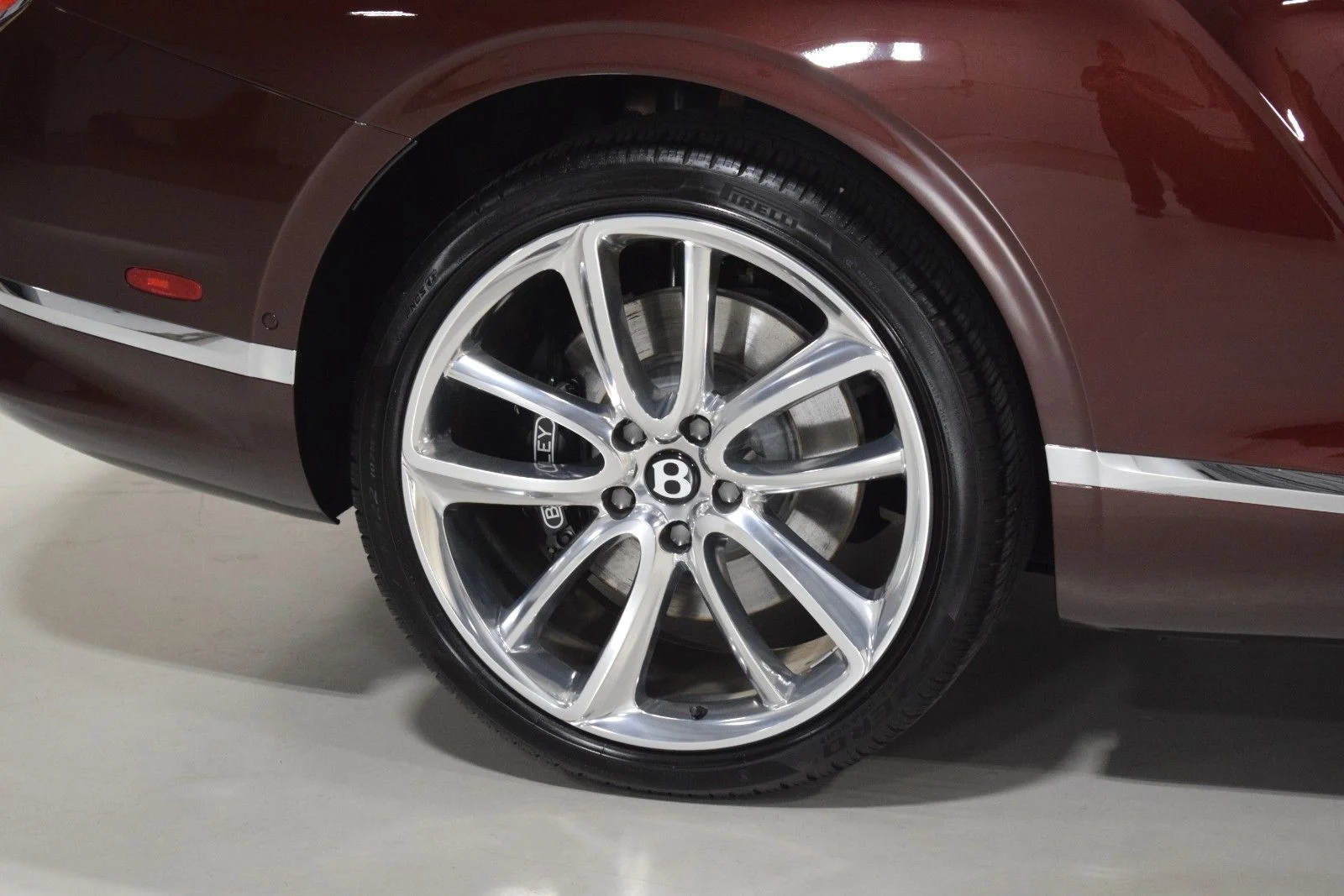 Used 2021 Red Bentley  image 6