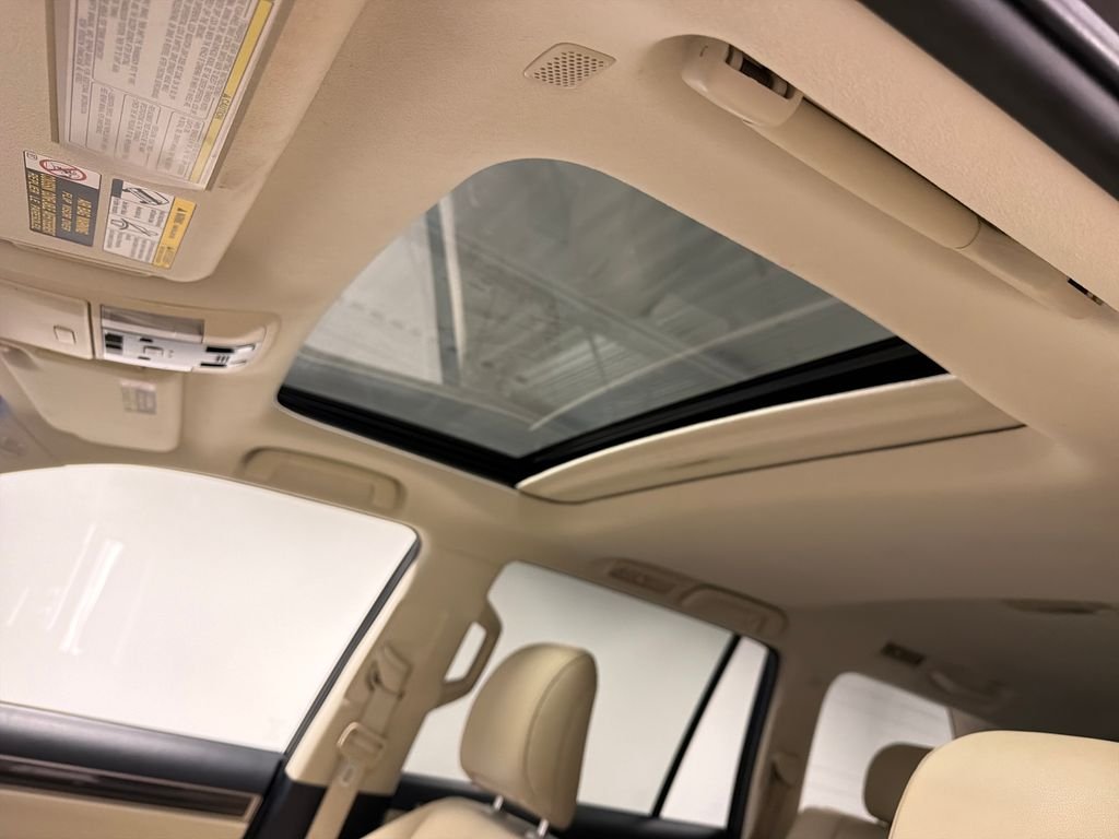 Used 2021 Black Lexus 460 image 31