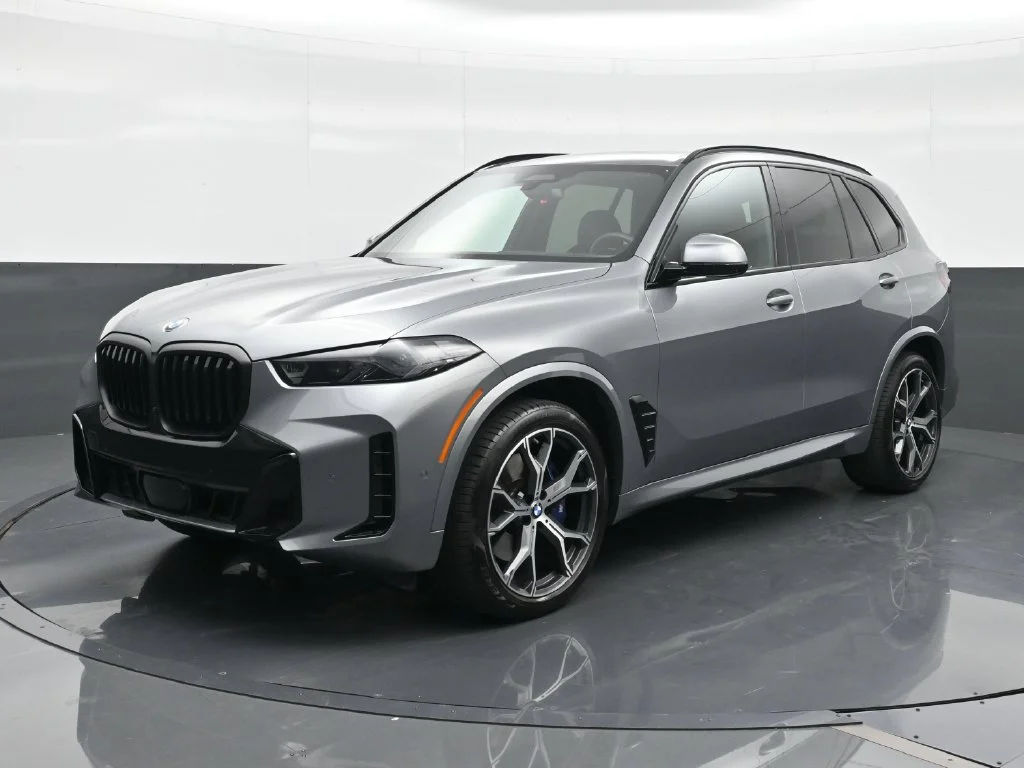 Used 2026 Skyscraper Grey Metallic BMW sDrive40i image 1