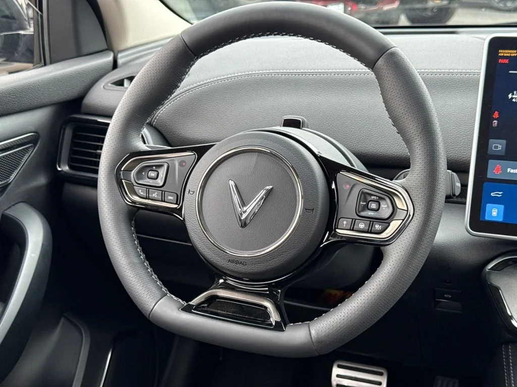 2025 VinFast VF 8 Eco - Photo 25
