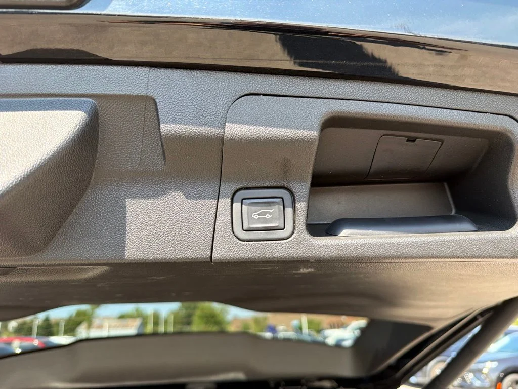 Used 2023 Black GMC Denali image 22