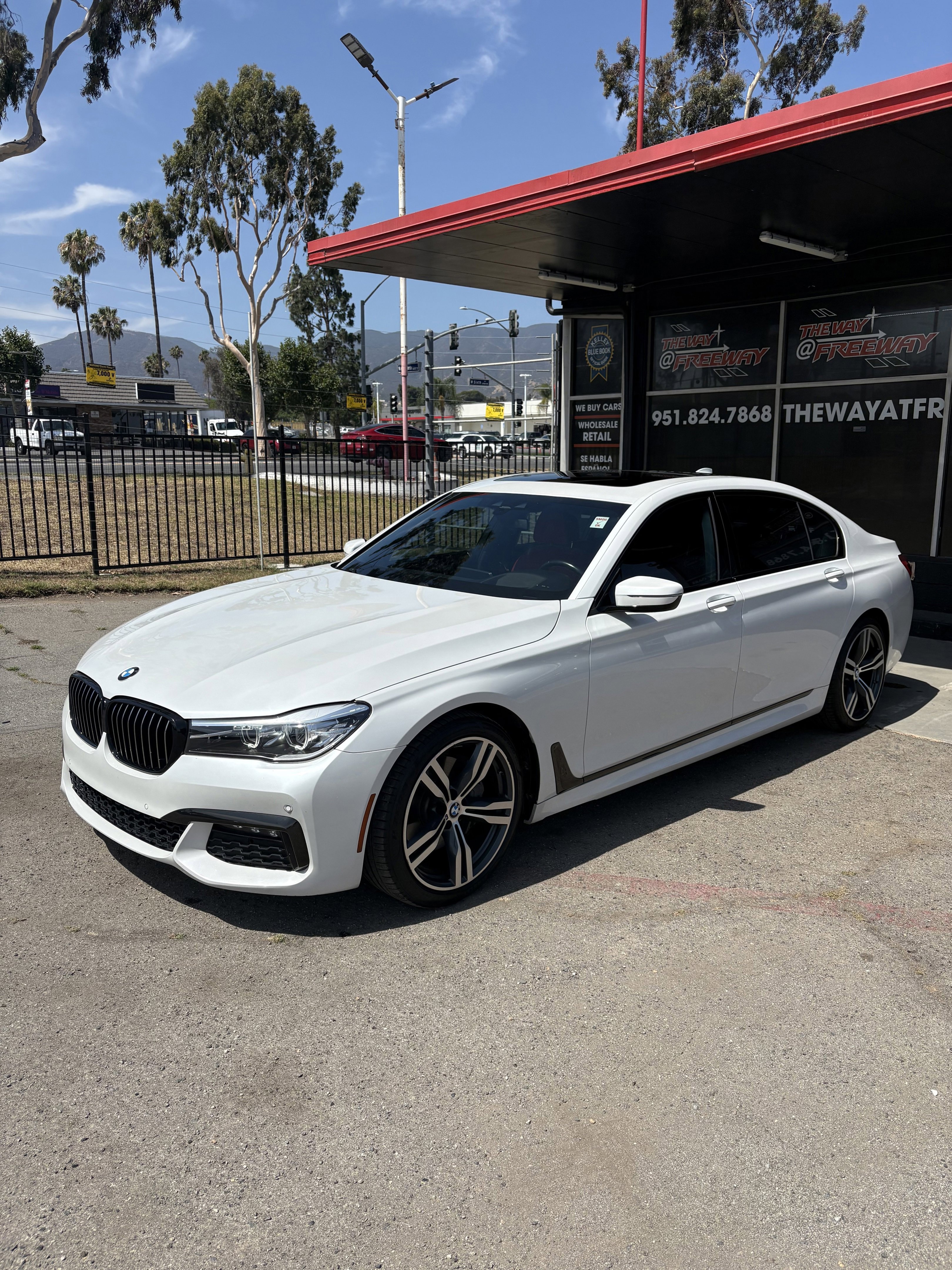 Used 2019 Mineral White Metallic BMW 740i image 1
