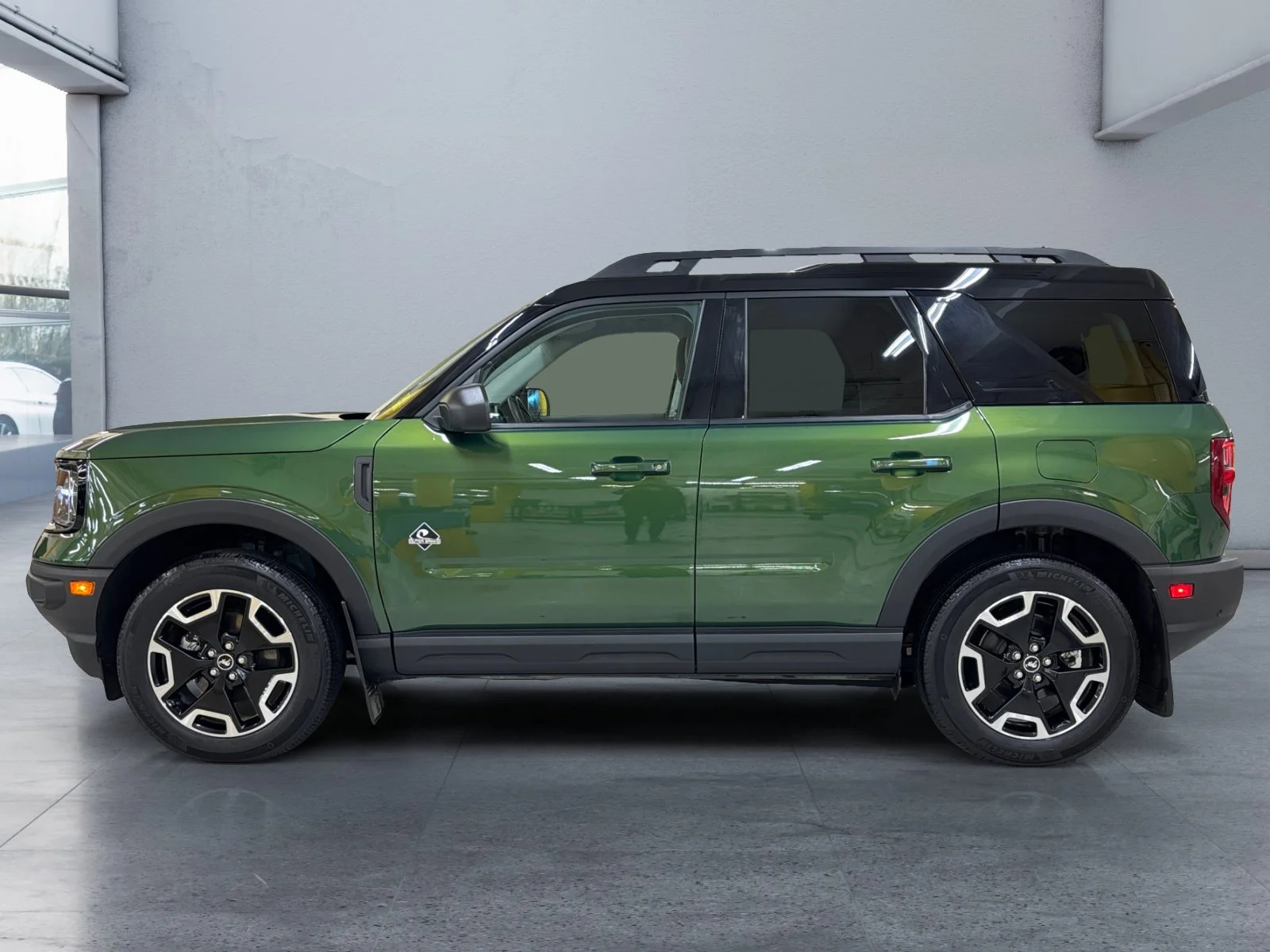 Used 2024 Green Ford Outer Banks image 2