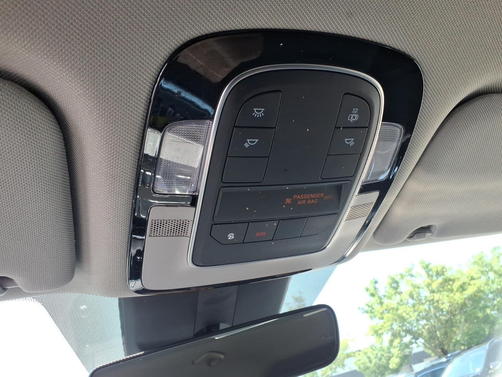 Used 2021 Hampton Gray Hyundai SEL image 32
