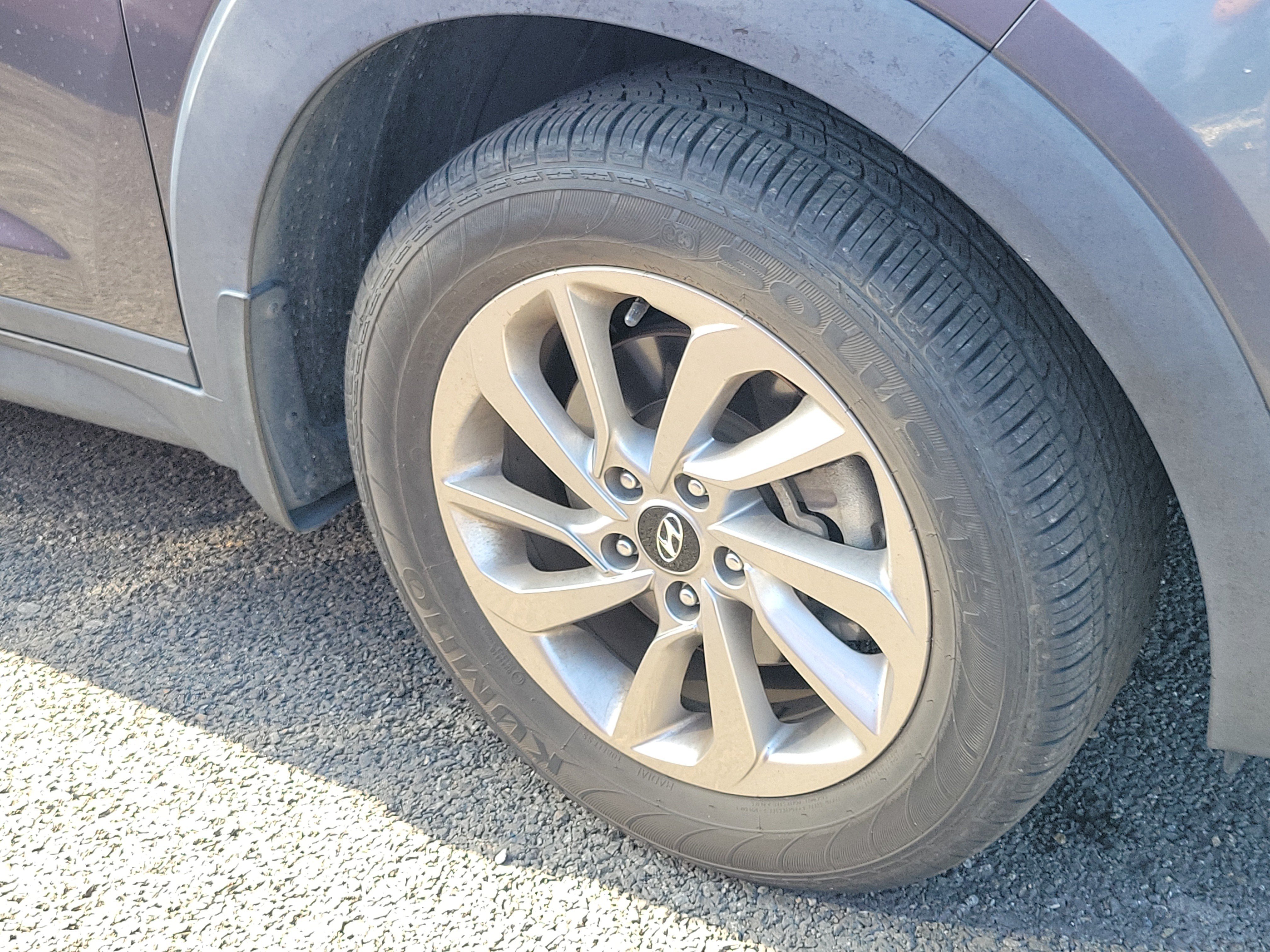 Used 2016 Coliseum Grey Hyundai SE image 4