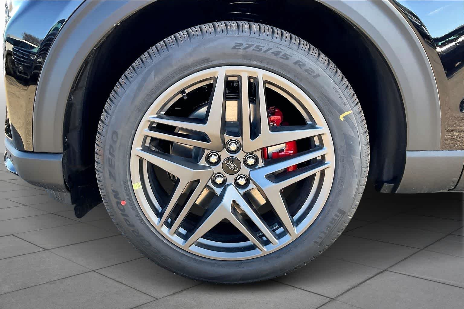 New 2026 Agate Black Metallic Ford ST image 11