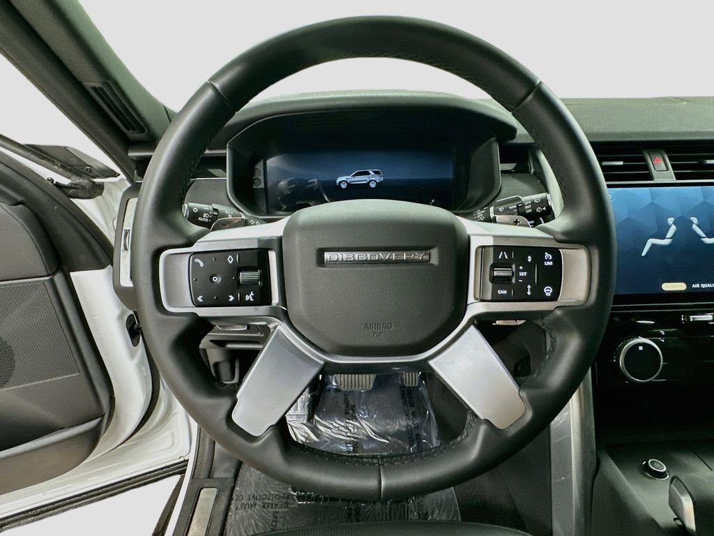Used 2025 White Land Rover S image 12