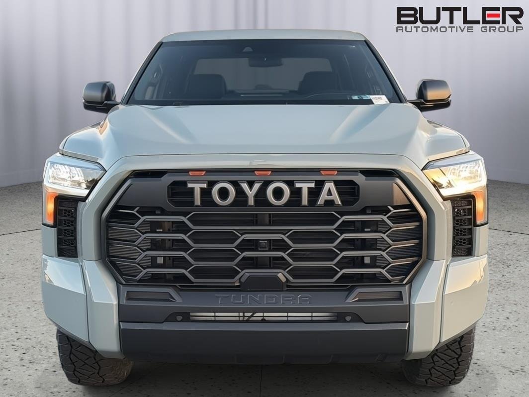 New 2026 Lunar Rock Toyota SR5 image 9