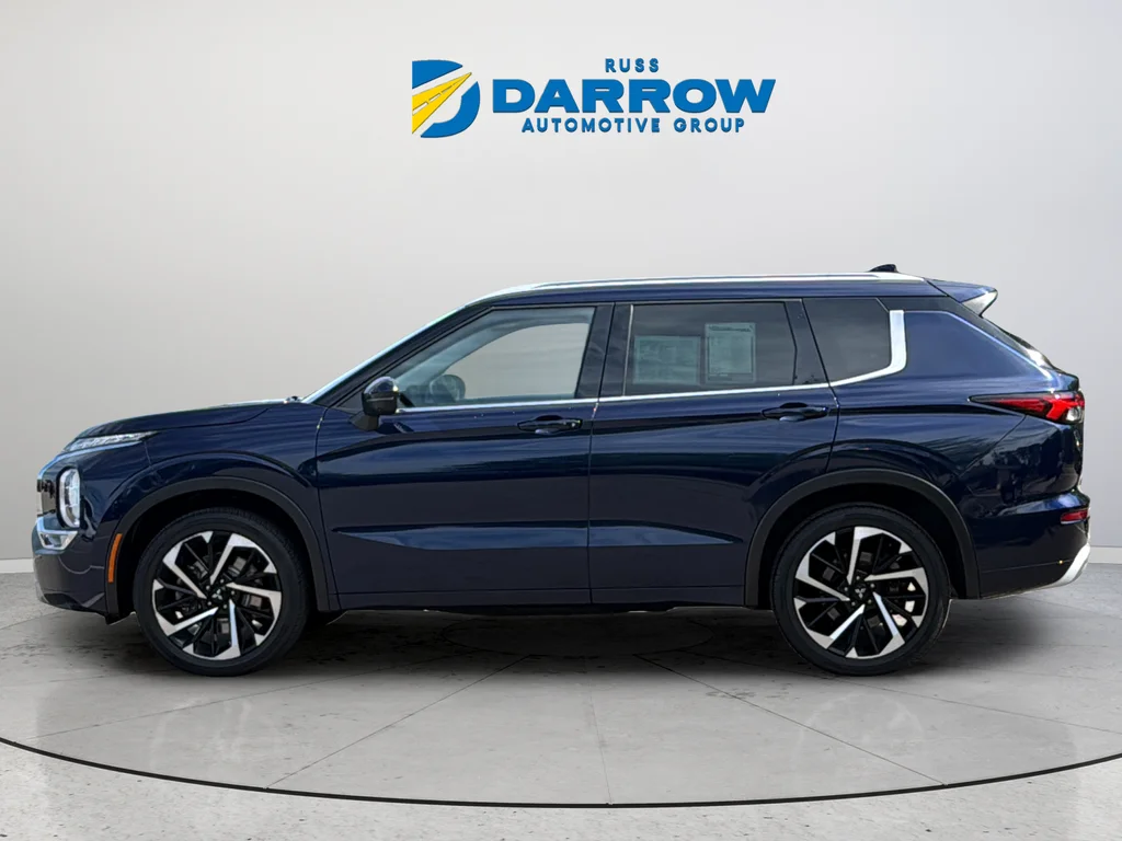 Used 2022 Black Mitsubishi SEL image 2