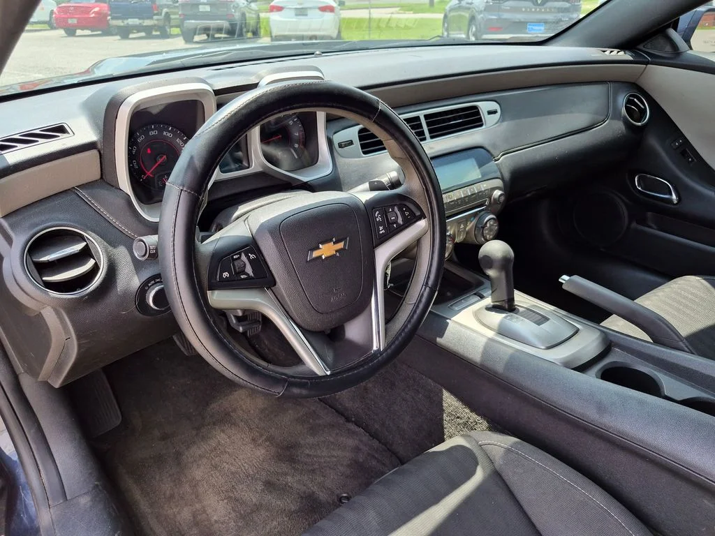 Used 2014 Blue Chevrolet 2LS image 21