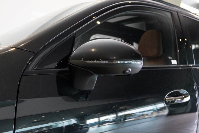 New 2027 Obsidian Black Metallic Mercedes-Benz GLC 300 image 45
