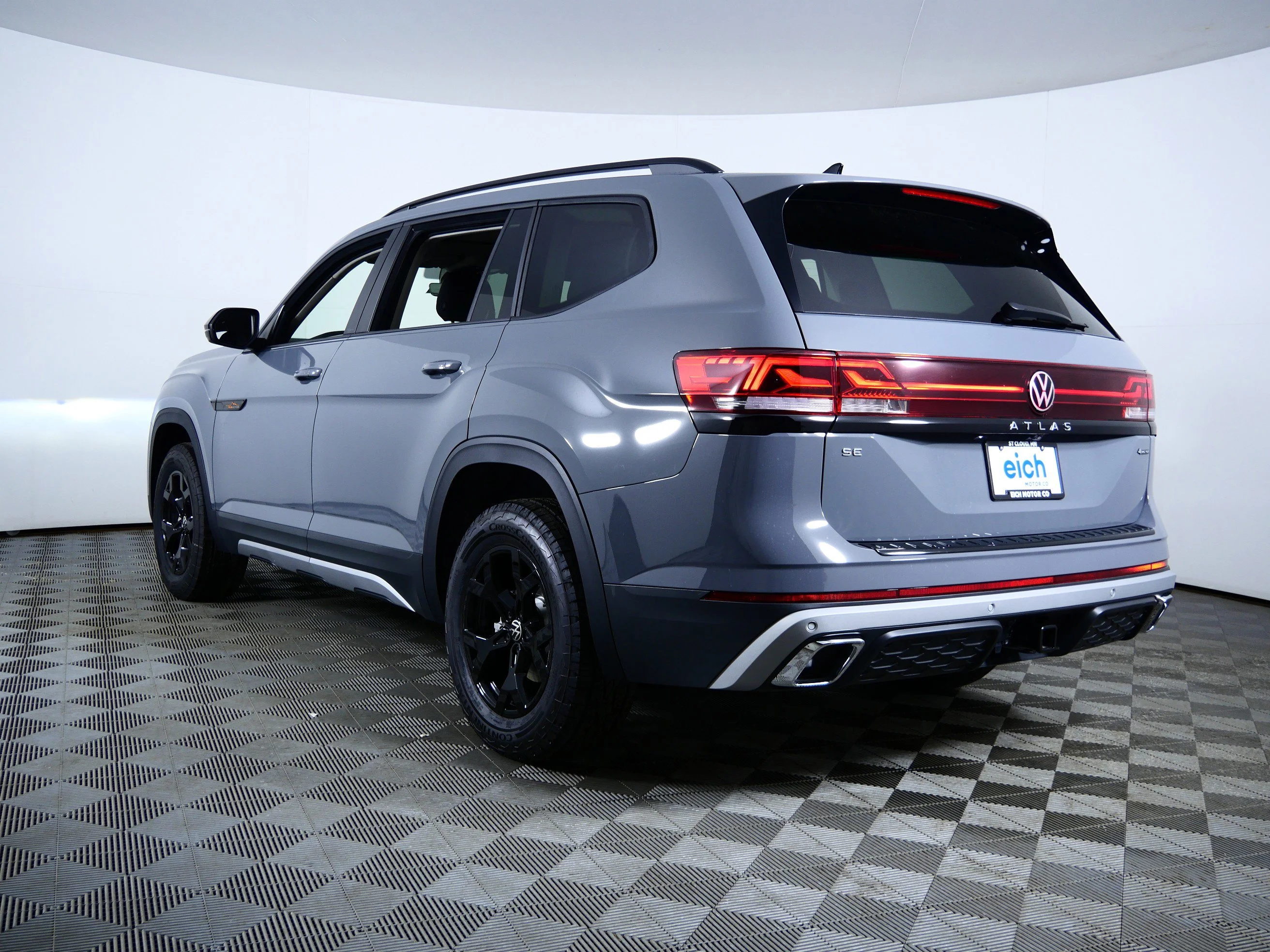 New 2026 Pure Gray Volkswagen 2.0T Peak Edition image 5